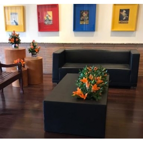 Mesa de Centro Personalizada Com Floreira 1,70x1,10x0,47M (C x L x H)